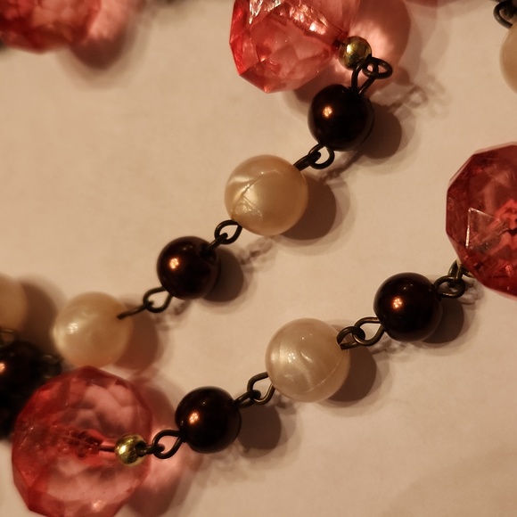 Pink burgundy white bead Strand and dangles vintage - Picture 5 of 5